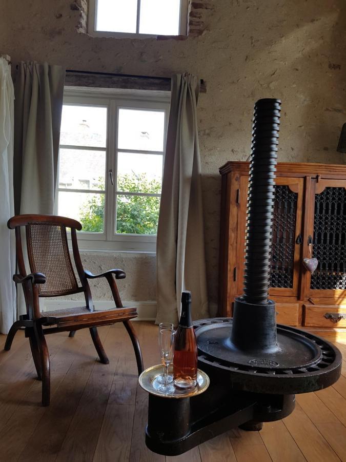 Les 7 Tilleuls - Gite Mesland Exterior foto